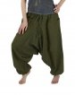 Szarawary w kolorze zielonym - khaki. Luźne spodnie z obniżonym krokiem. Szyte w Nepalu.
